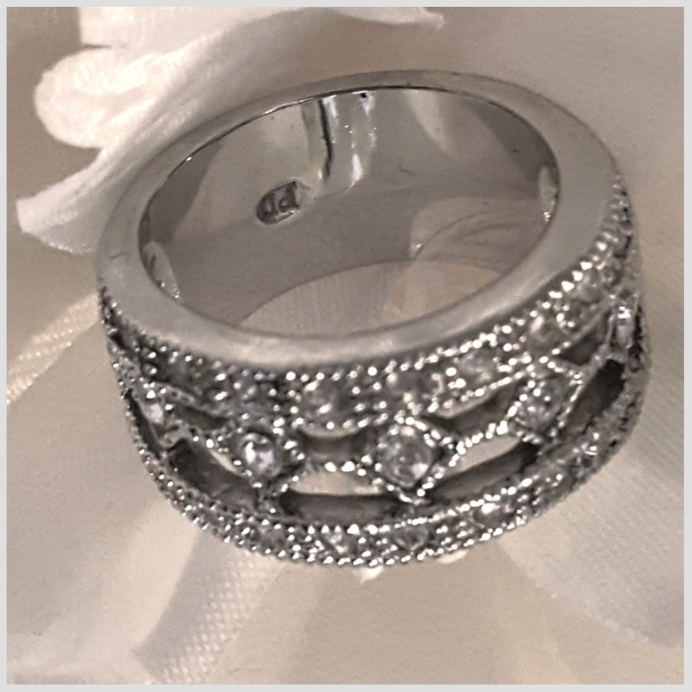 Premier Barrel Rhinestone Style  Ring